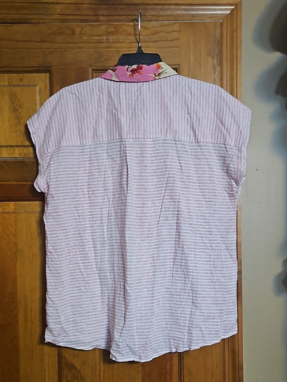 Cabi Striped Pink Linen Blend Button-Front Floral Top - Picture 5 of 7